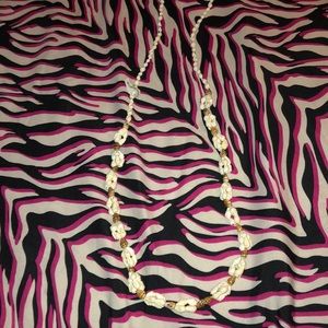 I am selling a shell necklace